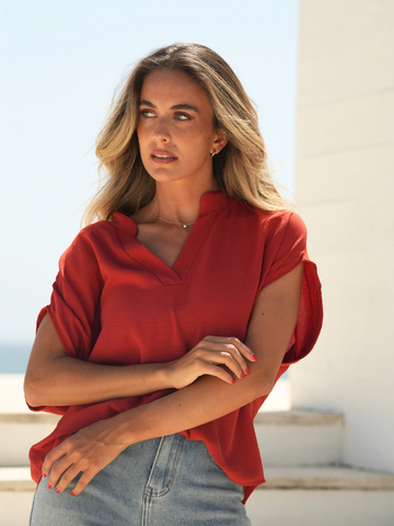 Blusa Fluída Gola Aberta