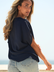 Blusa Fluída Gola Aberta