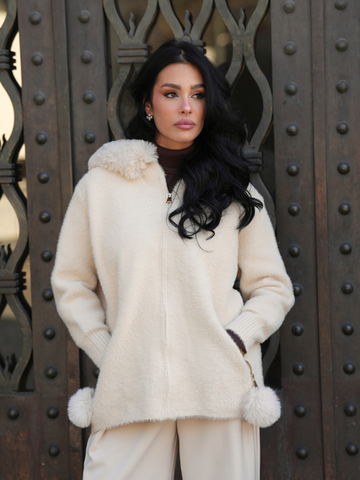 Casaco capuz c/ pompom | SPACCIO by Cristina