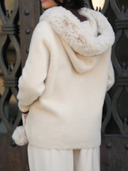 Casaco capuz c/ pompom | SPACCIO by Cristina