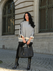 Camisola com Botões e Detalhes Contrastantes