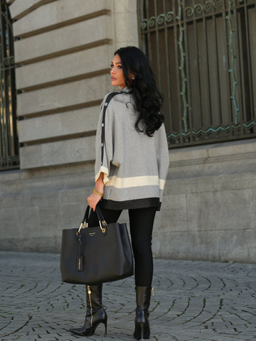 Camisola com Botões e Detalhes Contrastantes