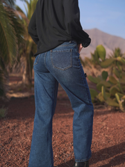 Jeans Wide Leg com Aplicações Florais
