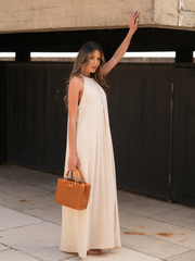 Vestido maxi com decote halter bordado