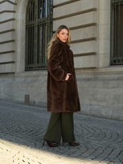 Casaco Comprido em Pelo Castanho