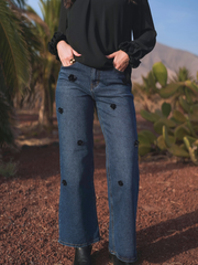 Jeans Wide Leg com Aplicações Florais