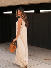Vestido maxi com decote halter bordado