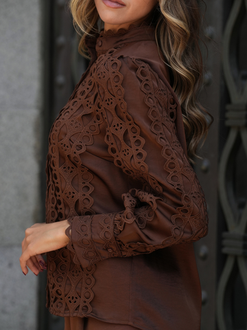 Blusa Bordada com Gola Subida | SPACCIO by Cristina