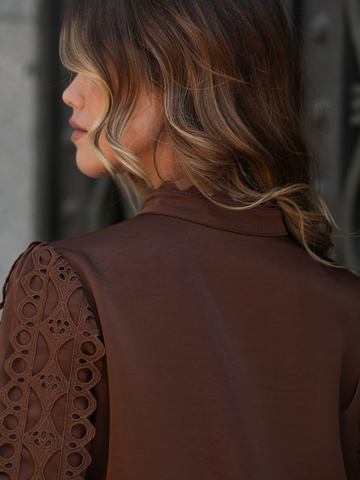 Blusa Bordada com Gola Subida | SPACCIO by Cristina