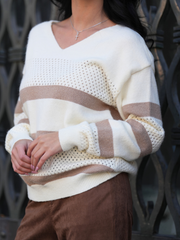 Camisola riscas pormenores microperfurados