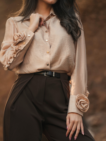 Blusa Romântica com Aplicação de Flor