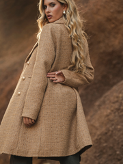 Casaco Texturado com Botões Dourados