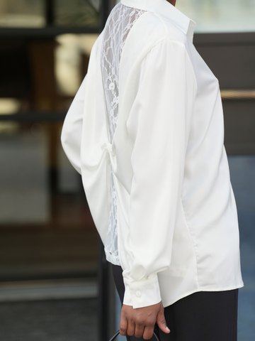 Camisa com aplicação de renda | Spaccio by cristina