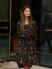 Vestido midi con flores doradas