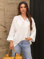 Top fluido com detalhe em renda