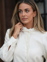 Blusa com Aplicações Florais