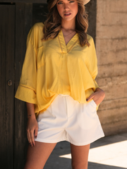 Top fluido com detalhe em renda