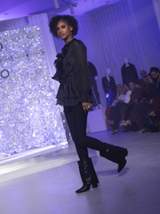 Blusa em organza com folhos