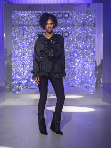 Blusa em organza com folhos