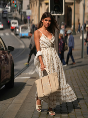 Vestido longo bordado floral glow