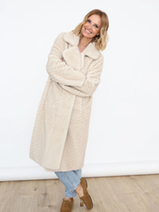 Sobretudo pelo | SPACCIO by Cristina