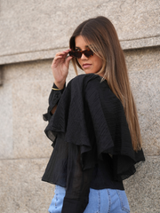BLUSA COM FOLHOS EM CAMADAS
