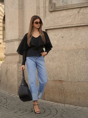 BLUSA COM FOLHOS EM CAMADAS