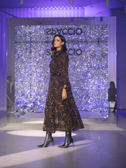 Vestido comprido animal print com manga larga