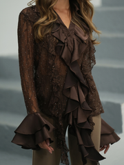 Blusa de renda com folhos