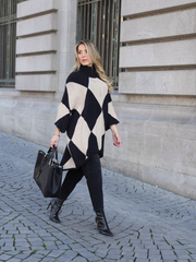 Poncho oversize Argyle com Fecho
