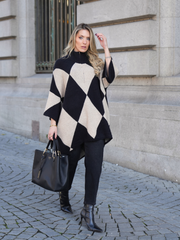 Poncho oversize Argyle com Fecho