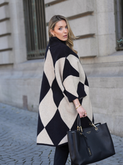Poncho oversize Argyle com Fecho