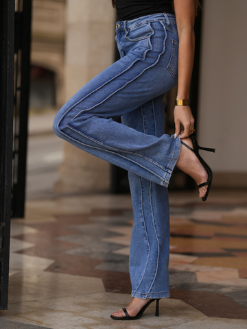 Jeans c/ nervuras estilizadas