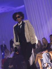 Casaco pelo com capuz | SPACCIO by Cristina