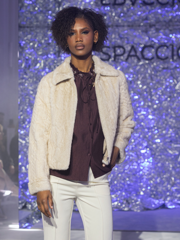 Blusa com Aplicações Florais