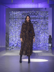 Vestido comprido animal print com manga larga